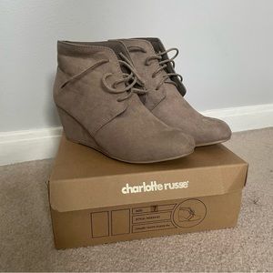 Charolette Russe Rossy Suede Wedges, Beige, 7W